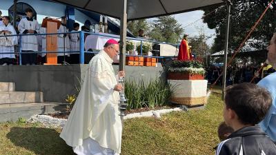 Fiéis participam da Missa das 10h na 63ª Festa do Bom Jesus em Campo Mendes